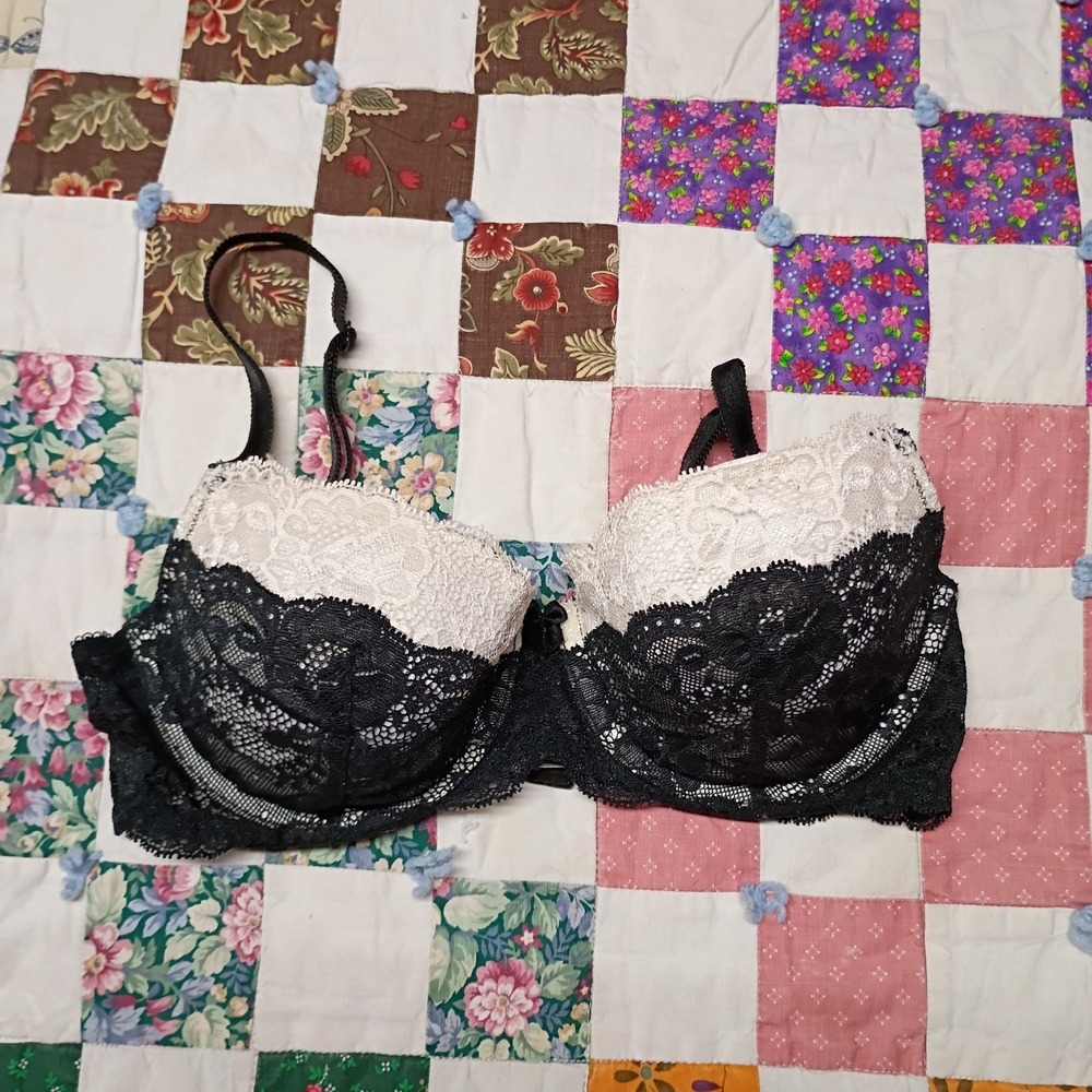Victoria Secret Dream Angels Lined Demi Cup Black White Lace Bra Size 32D